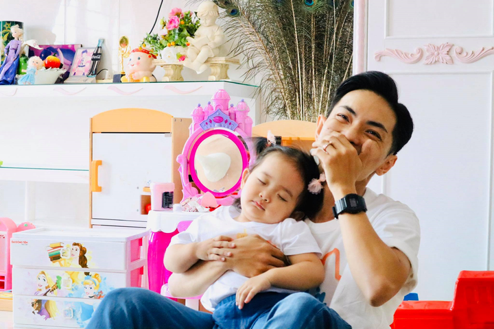 Phan Hiển: 'Con gái bừa bộn, khó tính, khó chiều và khó gần giống hệt Khánh Thi' - 3