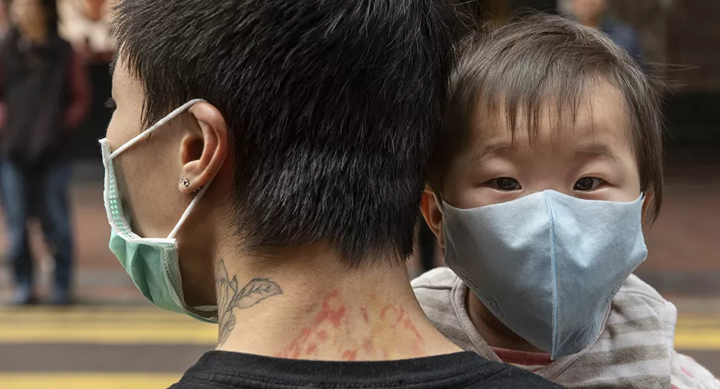 Trẻ em có thể là nguồn lây lan virus corona ẩn - 1