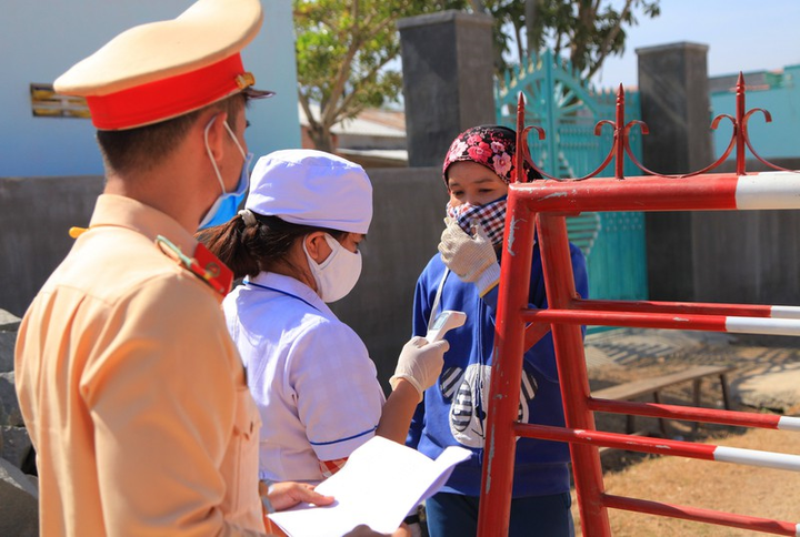 Hình ảnh đầu tiên tại thôn có 5.000 dân được khoanh vùng, cách ly tại Ninh Thuận - 9