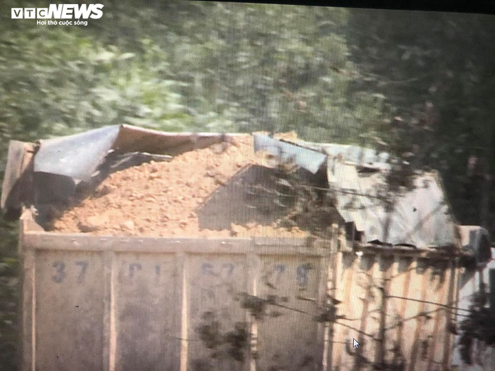 'Cơi nới' thùng xe, ô tô quá khổ, quá tải tung hoành ở Thừa Thiên - Huế - 3