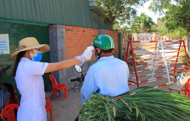 Hình ảnh đầu tiên tại thôn có 5.000 dân được khoanh vùng, cách ly tại Ninh Thuận - 10