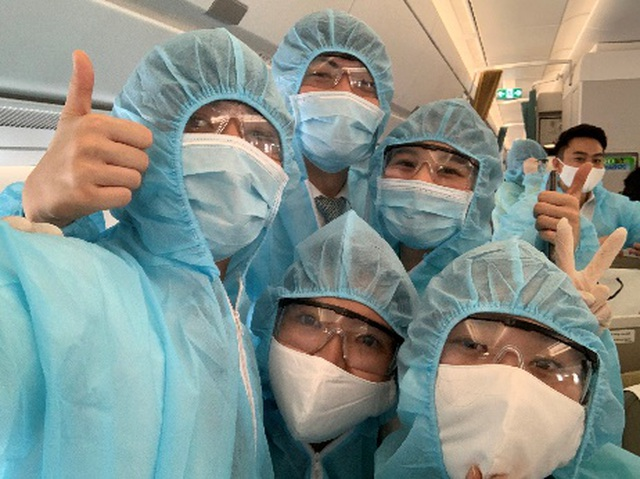 Bên trong các chuyến bay trở về từ tâm dịch châu Âu của Vietnam Airlines - 4