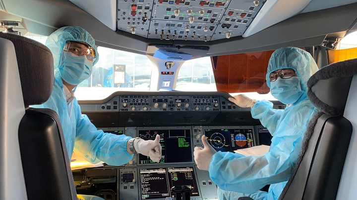 Bên trong các chuyến bay trở về từ tâm dịch châu Âu của Vietnam Airlines - 9