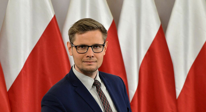 Bộ trưởng Môi trường nhiễm virus corona, Chính phủ Ba Lan cách ly - 1