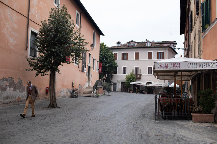 Italy thời Covid-19: Đóng cửa nghĩa trang, thi hài xếp hàng chờ hoả táng - 4