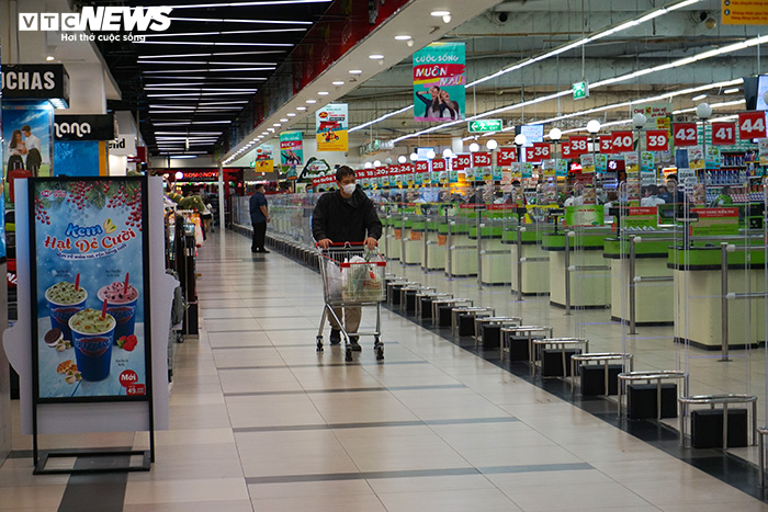 Siêu thị siết chặt quản lý, từ chối phục vụ khách không đeo khẩu trang - 2