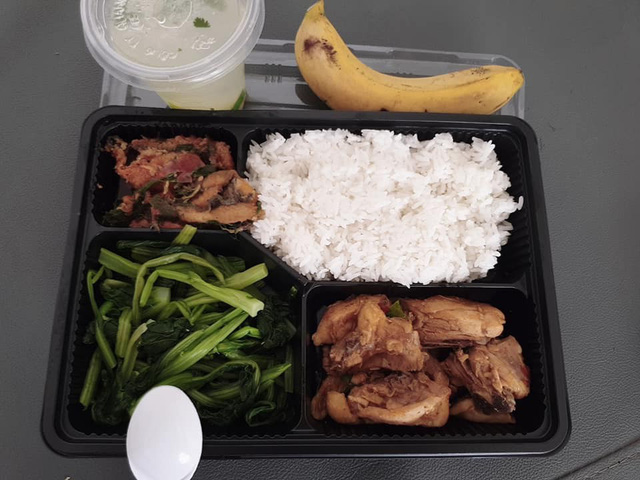 Dân mạng đua nhau khoe suất ăn từ khu cách ly 'chất' hơn cơm nhà - 4