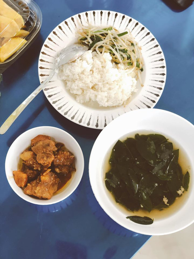 Dân mạng đua nhau khoe suất ăn từ khu cách ly 'chất' hơn cơm nhà - 5