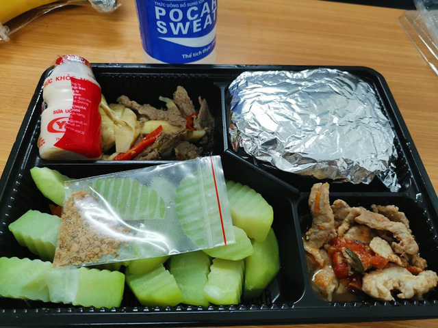 Dân mạng đua nhau khoe suất ăn từ khu cách ly 'chất' hơn cơm nhà - 7