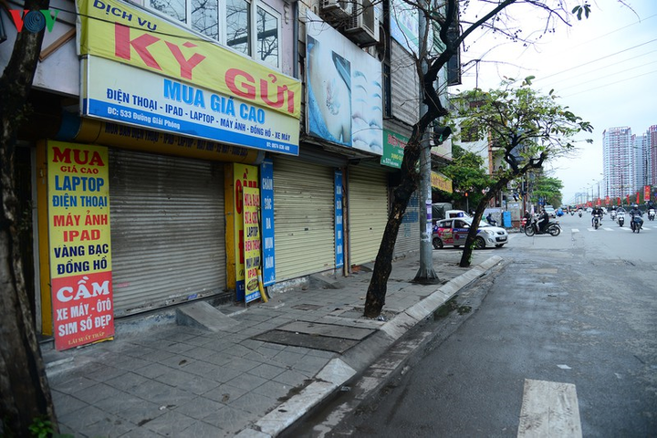 Bến xe, ga tàu Hà Nội vắng vẻ sau khuyến cáo 'hạn chế ra đường' - 20