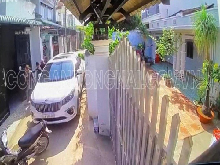 Người đàn bà 60 tuổi bắt cóc tình địch trẻ hành hạ rồi cướp tiền - 1