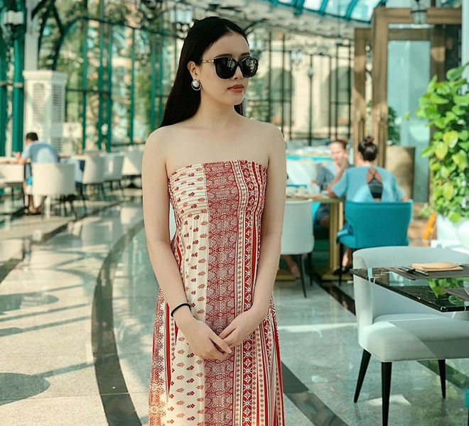 Em gái Mai Phương Thúy ngày càng mặn mà, sành điệu - 6