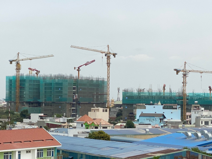 Đề nghị làm rõ nhóm người bịt mặt căng băng rôn trước dự án Opal Boulevard - 2