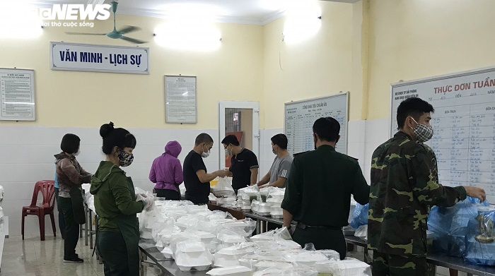 Xúc động những dòng lưu bút gửi chiến sĩ tại khu cách ly ở Hải Phòng - 3