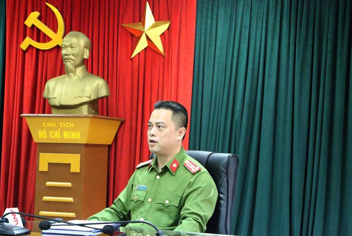 Kẻ đổ 14 thùng phuy chất thải xuống sông Hồng khai gì? - 1