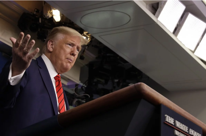 Tổng thống Trump gây bão bằng tuyên bố ‘Thế giới trả giá đắt vì Trung Quốc giấu dịch’ - 1