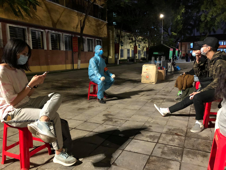 Nhật ký của du học sinh Việt trên chuyến bay cuối cùng từ châu Âu về quê hương - 13