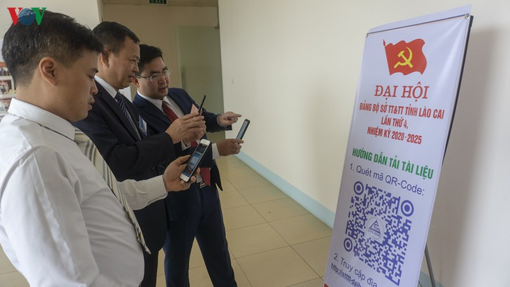 Đại hội Đảng cơ sở đầu tiên ở Lào Cai ứng dụng 4.0 không giấy tờ - 3