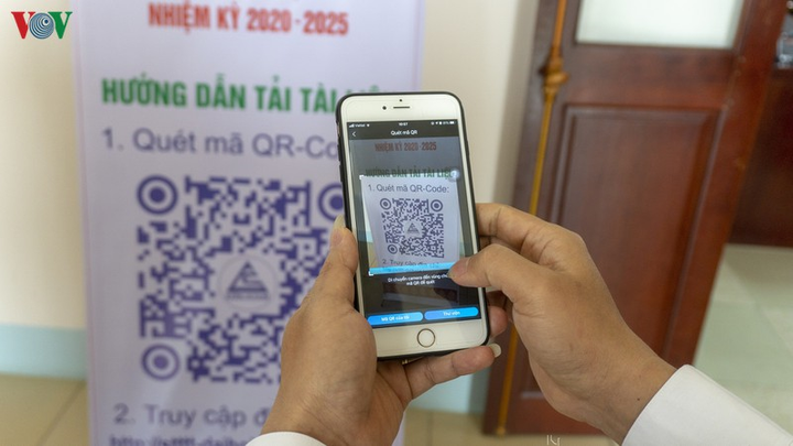 Đại hội Đảng cơ sở đầu tiên ở Lào Cai ứng dụng 4.0 không giấy tờ - 4