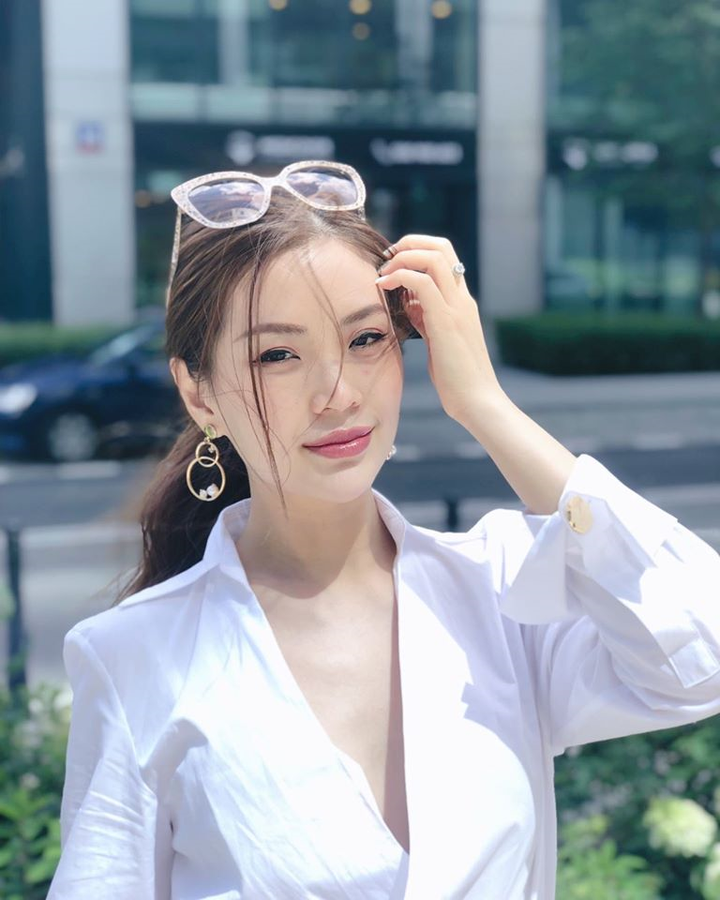 Á hậu Diễm Trang: 'Đại sứ Ba Lan lấy làm tiếc vì tôi bị gọi là virus' - 1