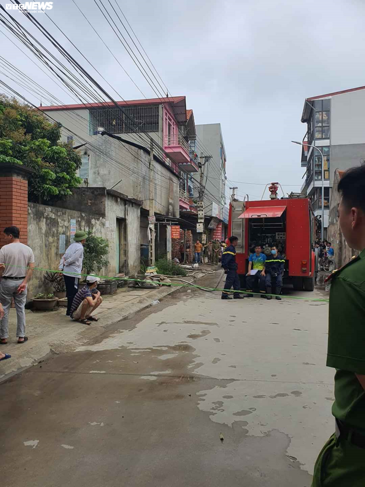Nổ bình gas, một giáo viên về hưu thiệt mạng - 1