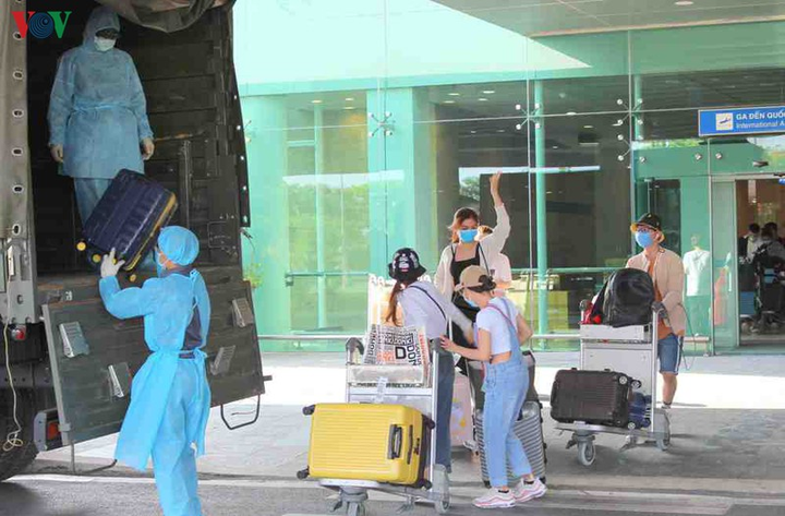 Ảnh: Cảng hàng không Quốc tế Cần Thơ đón 762 công dân Việt Nam - 6