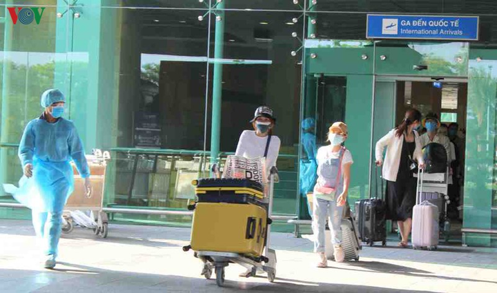 Ảnh: Cảng hàng không Quốc tế Cần Thơ đón 762 công dân Việt Nam - 4