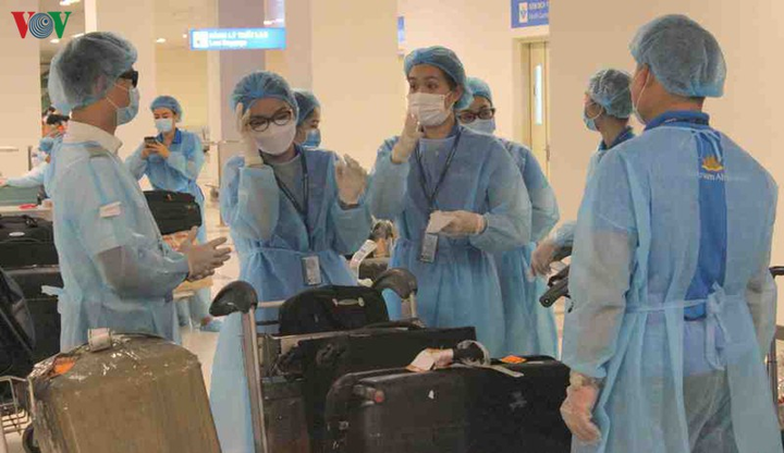 Ảnh: Cảng hàng không Quốc tế Cần Thơ đón 762 công dân Việt Nam - 12