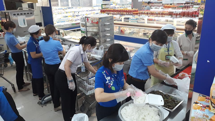 Saigon Co.op tăng lượng hàng hóa, cung cấp 10.000 suất ăn đến khu vực cách ly - 2