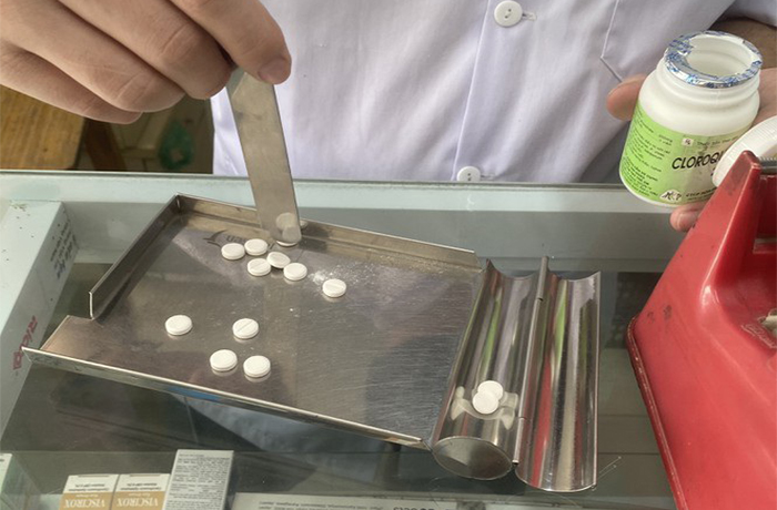 Dân mua nhiều, thuốc sốt rét bất ngờ cháy hàng - 2