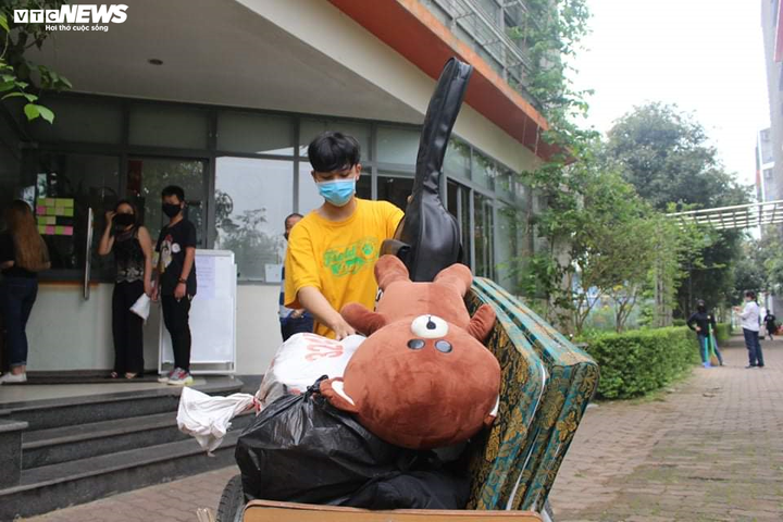 Hơn 300 nhân viên tập đoàn công nghệ dọn ký túc đón 2.000 người cách ly - 8