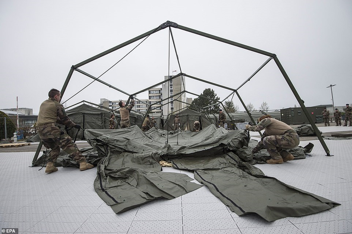 Pháp xây bệnh viện dã chiến quân sự chống dịch Covid-19 - 4