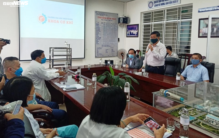 Cận cảnh robot BK-AntiCovid phục vụ trong khu cách ly ở Đà Nẵng - 2