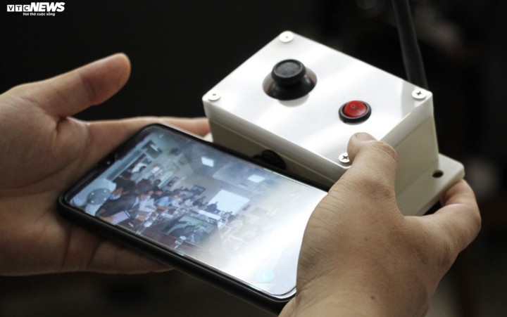 Cận cảnh robot BK-AntiCovid phục vụ trong khu cách ly ở Đà Nẵng - 4