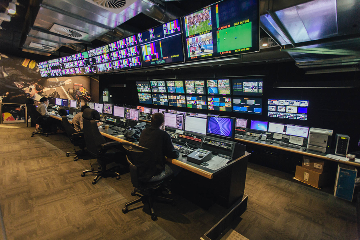 Covid-19 'quét sạch' giải đấu đỉnh cao, báo chí thể thao thiệt hại thế nào? - 2