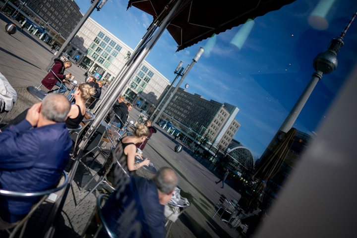 Những kẻ vô trách nhiệm chống lệnh phong toả, mở 'tiệc corona' giữa đại dịch Covid-19 - 3