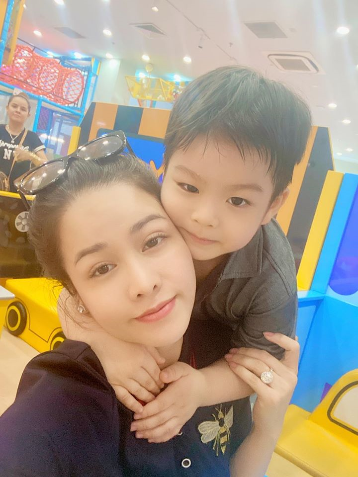 Nhật Kim Anh hạnh phúc khi giành được quyền nuôi con - 1