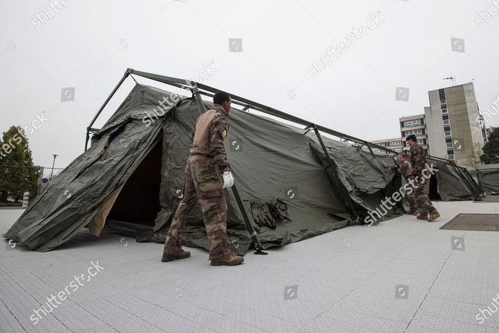 Pháp xây bệnh viện dã chiến quân sự chống dịch Covid-19 - 9