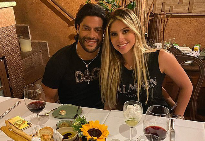 Sao bóng đá Brazil cưới cháu gái vợ cũ - 3
