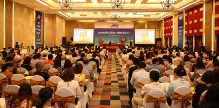 Nhiều ngân hàng hoãn đại hội cổ đông vì lo Covid-19 - 1