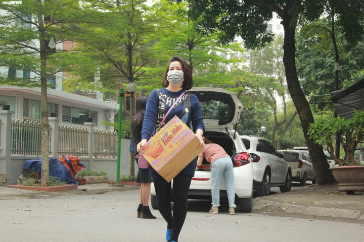 Đề xuất thu phí ăn, ở của người cách ly dịch Covid-19: Người dân nói gì? - 2