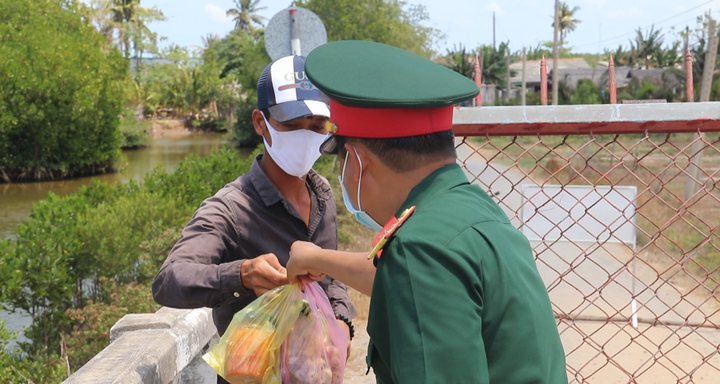 Bến Tre: Cận cảnh nơi phong tỏa gần 1.600 người liên quan bệnh nhân Covid-19 - 6