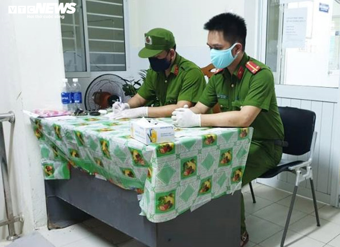 Xem xét xử lý 5 người nhà bệnh nhân Covid-19 trốn khỏi khu cách ly - 1