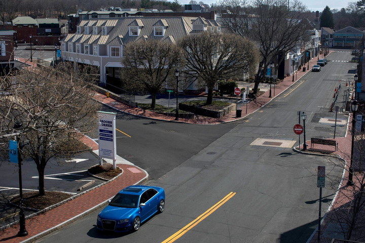 Bữa tiệc tối ở Connecticut gieo rắc virus corona ra nước Mỹ thế nào? - 1