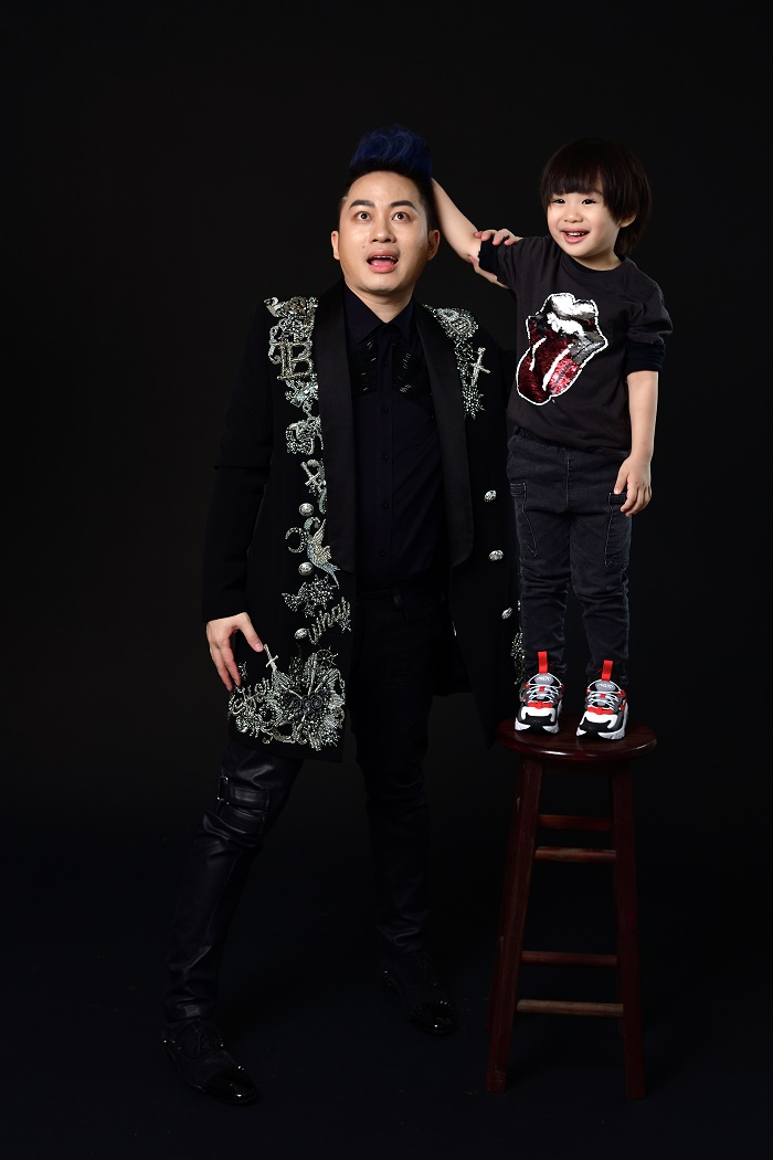 Ca sĩ Tùng Dương khoe con trai 4 tuổi rất ngoan và sớm bộc lộ tính nghệ sĩ - 6