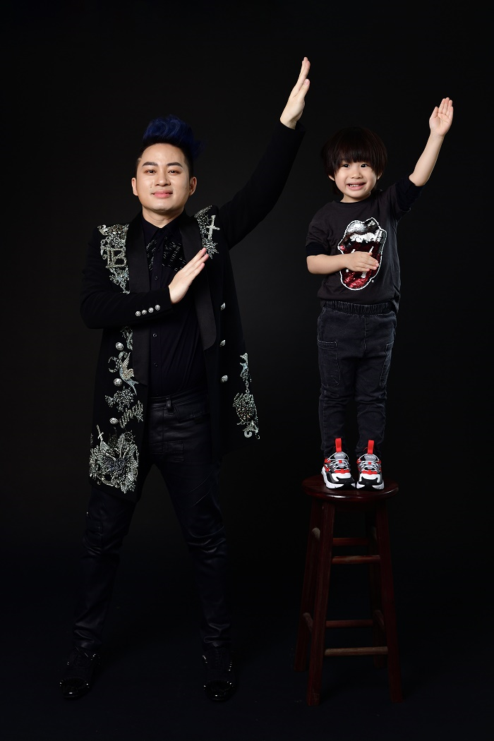 Ca sĩ Tùng Dương khoe con trai 4 tuổi rất ngoan và sớm bộc lộ tính nghệ sĩ - 3