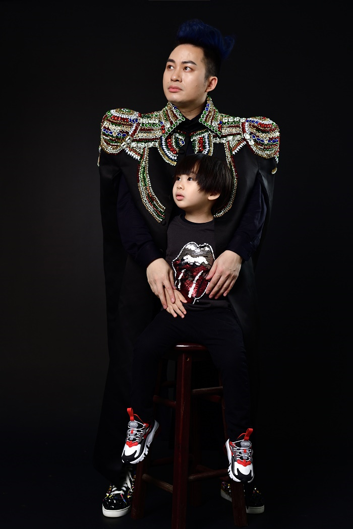 Ca sĩ Tùng Dương khoe con trai 4 tuổi rất ngoan và sớm bộc lộ tính nghệ sĩ - 2