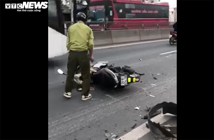 Chủ đầu tư bịt lối sang đường, dân liều lĩnh đi ngược chiều 'né' trạm BOT - 14