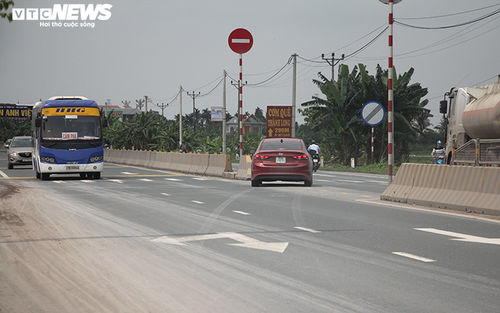 Chủ đầu tư bịt lối sang đường, dân liều lĩnh đi ngược chiều 'né' trạm BOT - 8