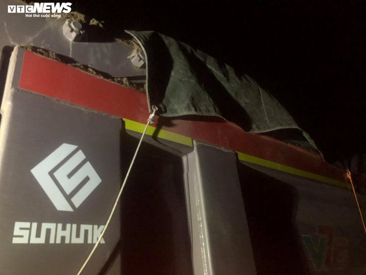 Phản ánh dàn xe 'khủng long' chở cát từ Quảng Trị, nhà báo bị đe dọa tính mạng - 2